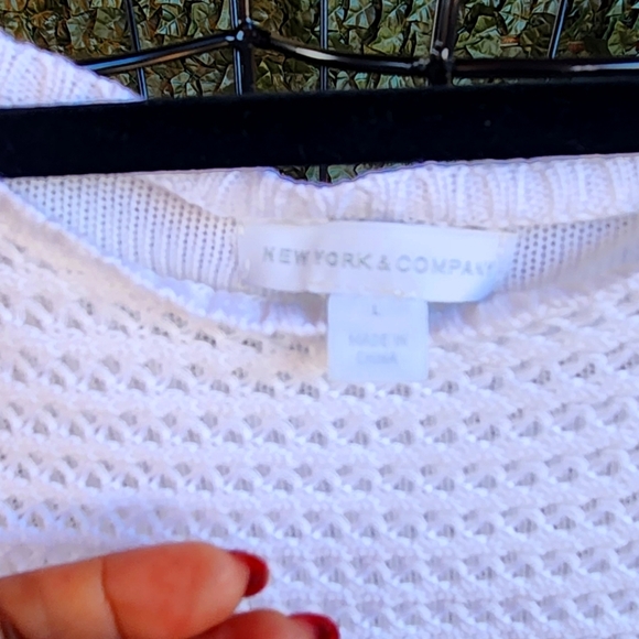 🆕️New york & Co.‎ Sweater - Picture 1 of 2